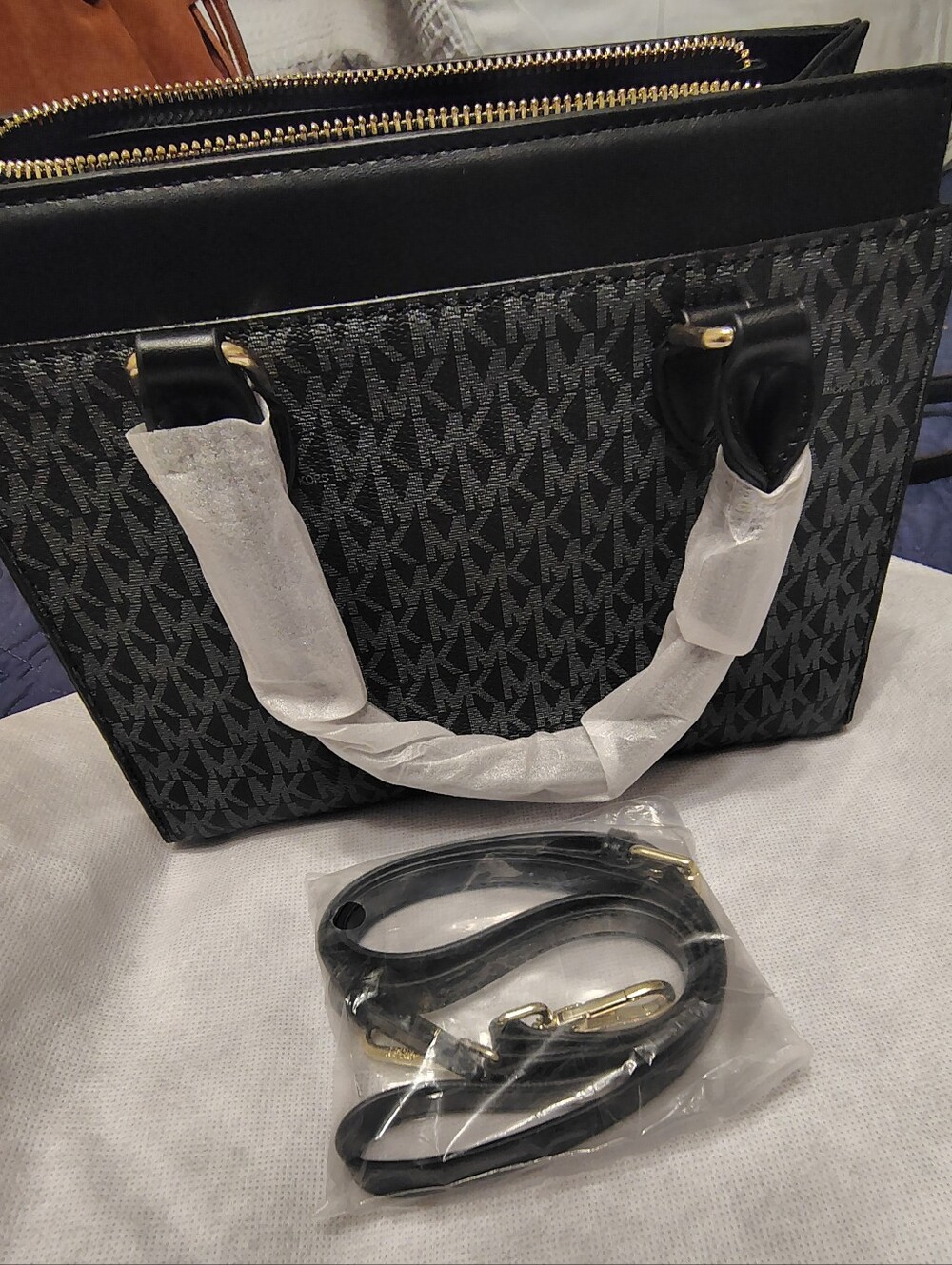 NEW * never used Small Zip Satchel/Purse